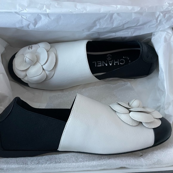 Chanel, moccasin flats, size 38, brand new in box - Picture 2 of 5